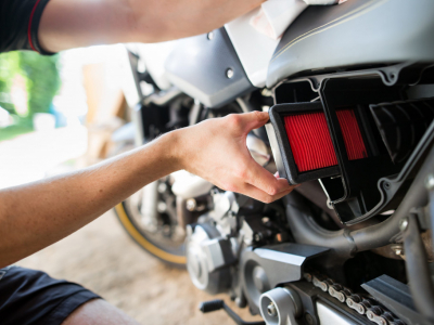 Comment nettoyer le filtre à air de sa moto ? 